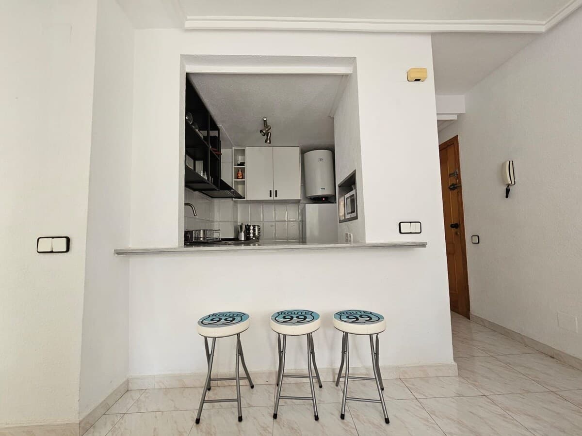 Ground floor apartment · Pool & sunny terrace – 3