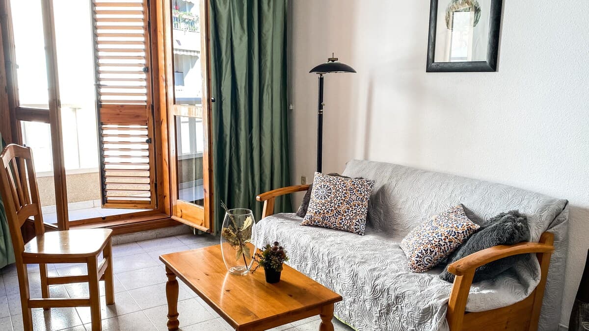 Luminoso apartamento en urbanización cerrada · Piscina